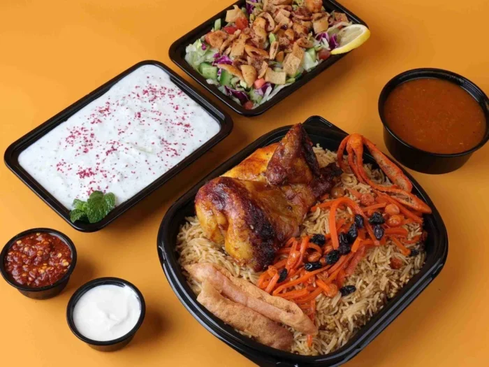 غونجا دجاج شواية مع الأرز
